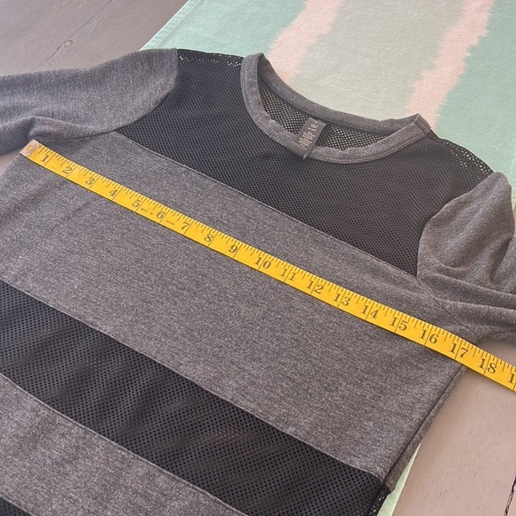 Yogalicious Mesh Panel‎ Long Sleeve Athletic Pullover Top - Picture 6 of 7